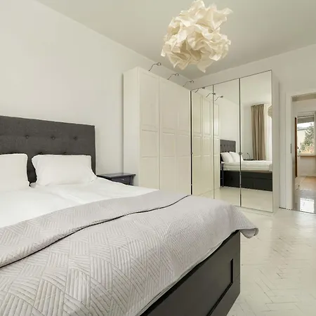 Appartement Pawlowa Stylish With Balcony & Office By Renters