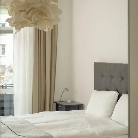 Pawlowa Stylish With Balcony & Office By Renters Appartement *