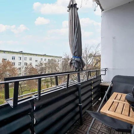 Pawlowa Stylish With Balcony & Office By Renters Apartamento *